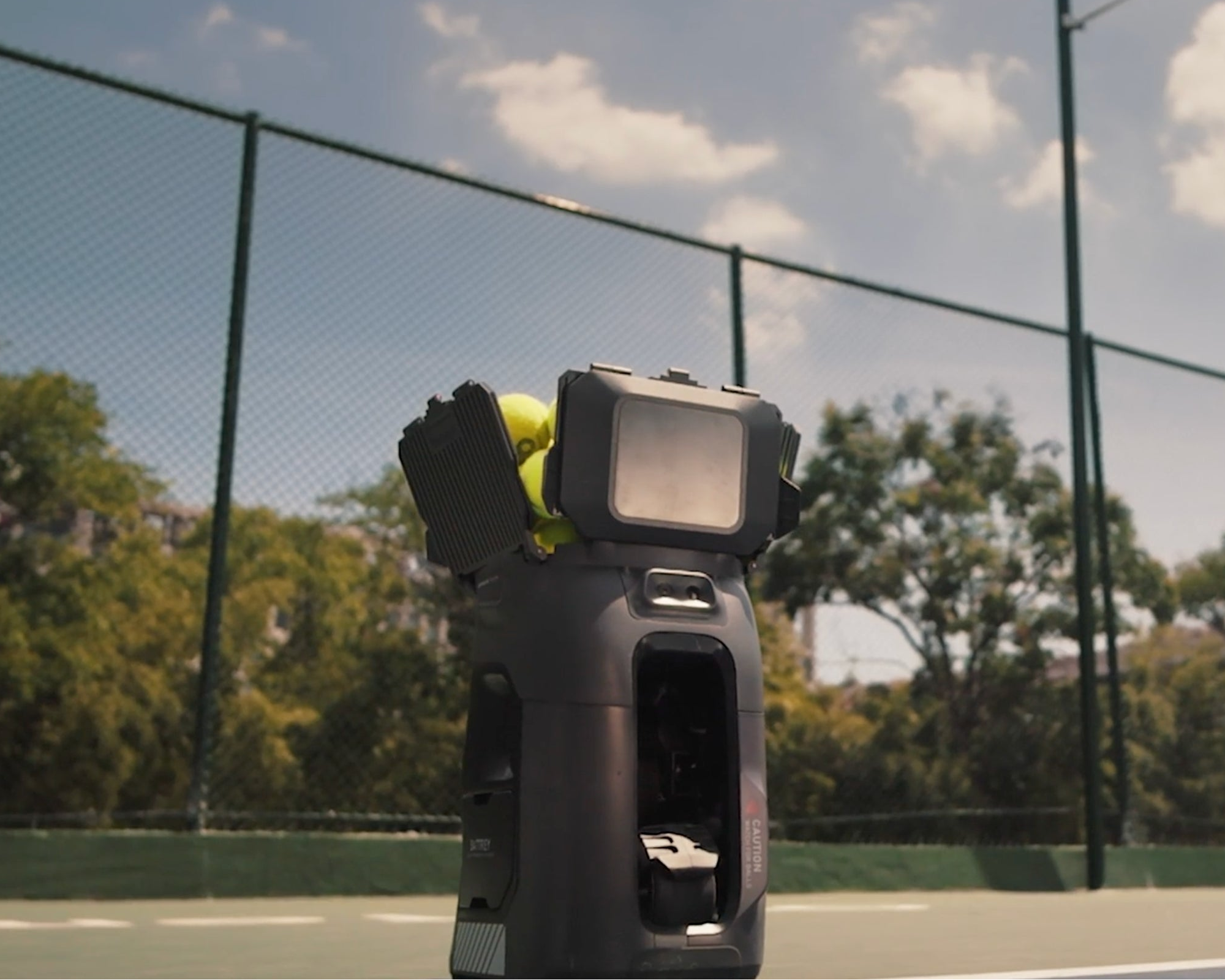 Why Vision Changes Tennis Training: Tenniix Pro’s Visual System Delivers True Rally Play